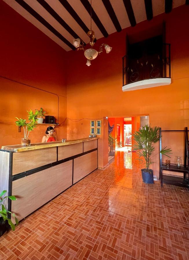 Alena Hostal Valladolid  Zewnętrze zdjęcie