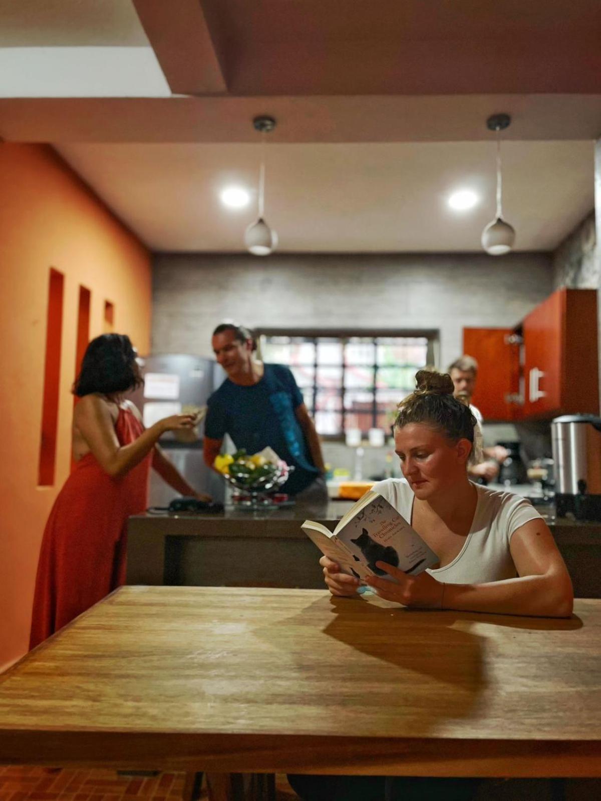 Alena Hostal Valladolid  Zewnętrze zdjęcie
