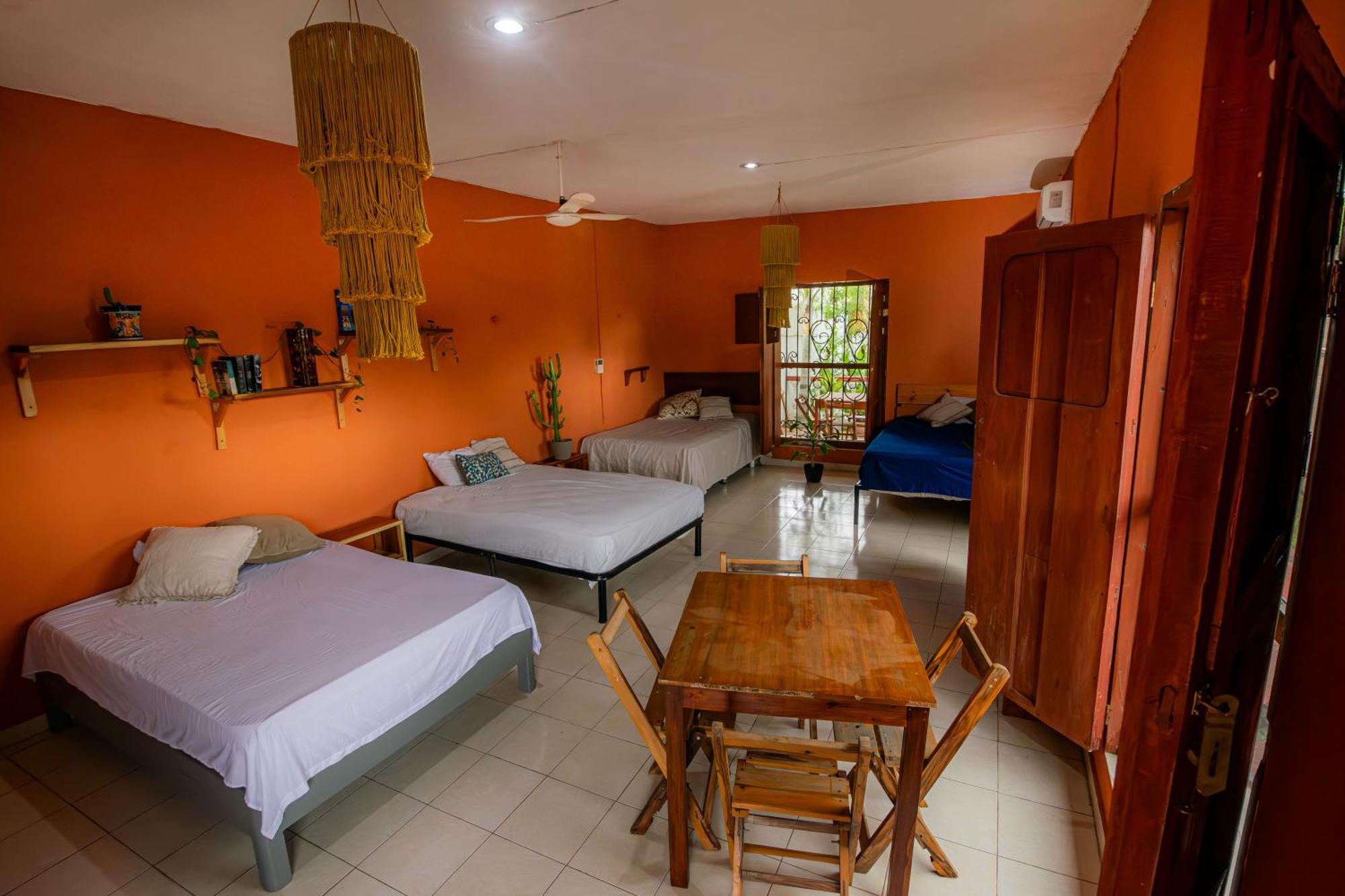 Alena Hostal Valladolid  Zewnętrze zdjęcie